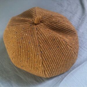 Light Brown Ribbed Knit Beret